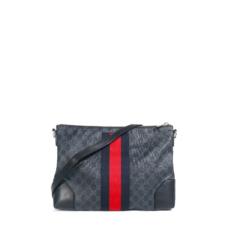 GUCCI - Sac à bandoulière GG Suprême Gucci en toile enduite et cuir noir