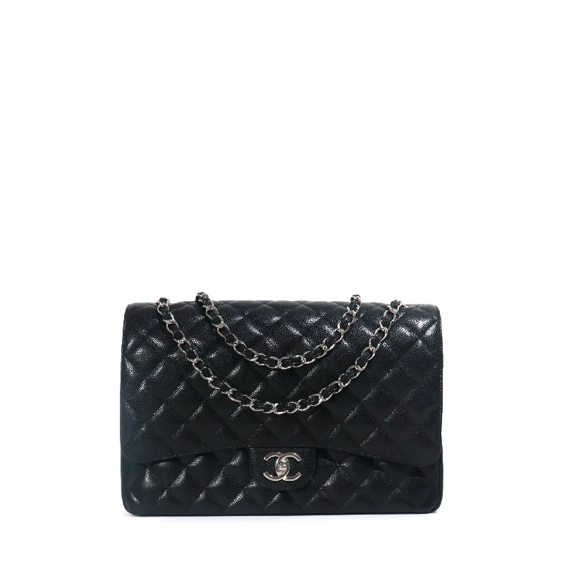 CHANEL - Sac à bandoulière Timeless Maxi Jumbo double flap en cuir caviar noir