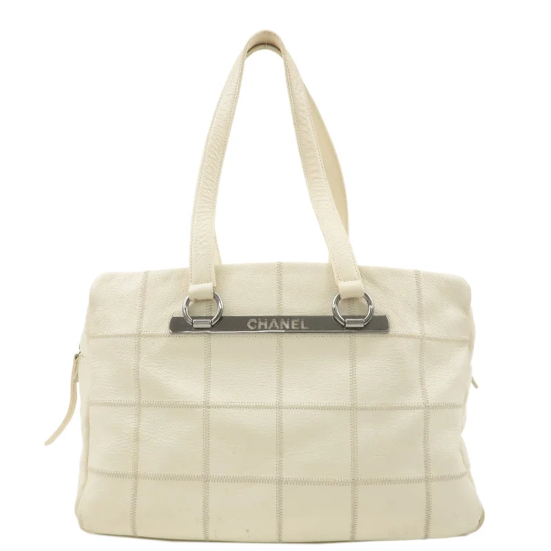 CHANEL Chocolate Bar Caviar Skin Tote Bag Hand Bag White