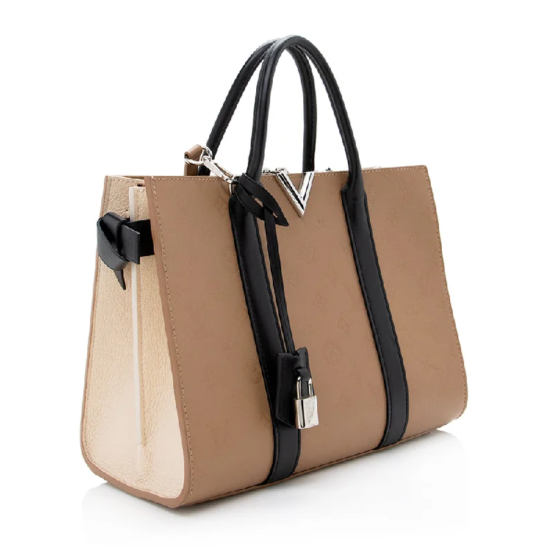 Louis Vuitton Cuir Plume Very MM Tote (16827)